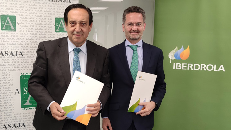 Iberdrola y ASAJA acuerdan ofrecer soluciones energéticas personalizadas a agricultores y ganaderos.
