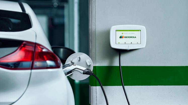 Iberdrola and Mercedes-Benz reach a strategic agreement to boost sustainability mobility in Spain.