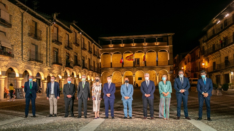 La Fundación Iberdrola España y el Ayuntamiento de Sigüenza inauguran la iluminación ornamental de la Plaza Mayor.