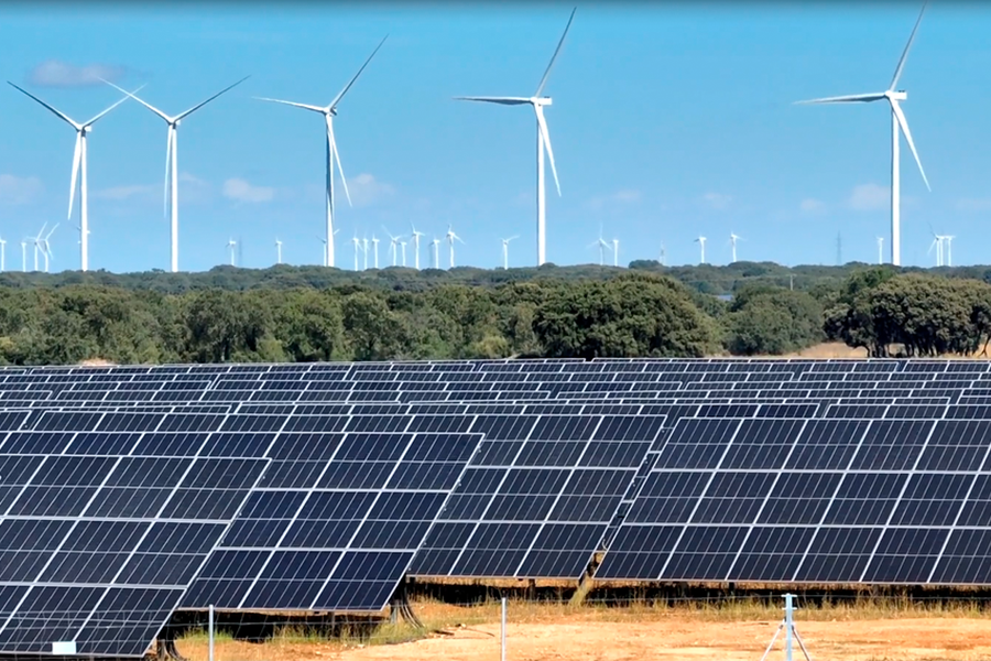 Planta híbrida solar y eólica en España