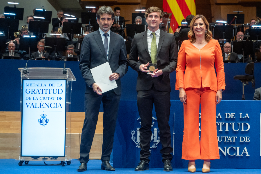 osé Luis Moreno, concejal de Cultura del ayuntamiento de Valencia; Guillermo Raga, director de i-DE en la Comunidad Valenciana; y María José Catalá, alcaldesa de València.