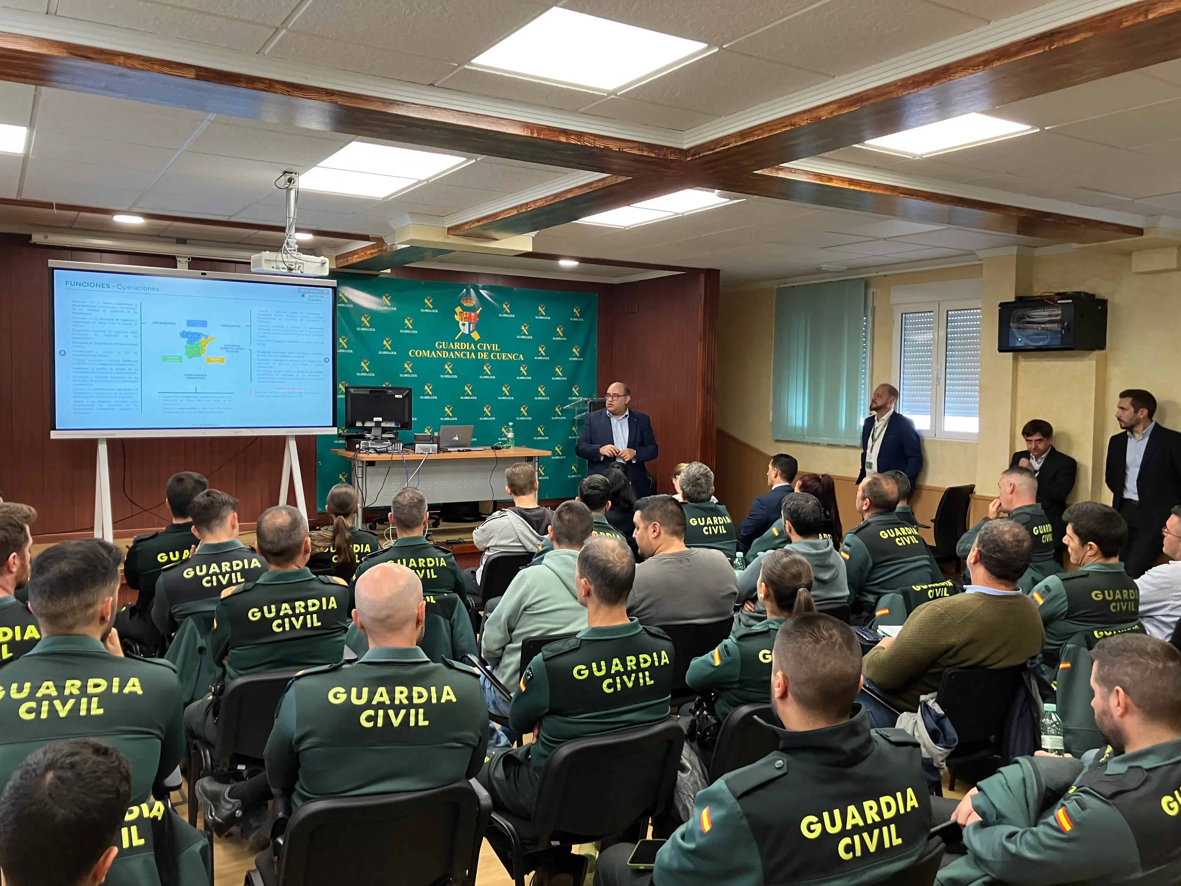 Formación de i-DE a guardia civil en Cuenca