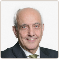 Retrato profesional de una persona para perfil corporativo.